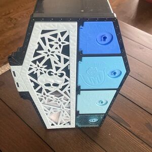 Monster High Doll Skulltimate Secret 
Locker Fearidescent Frankie Stein